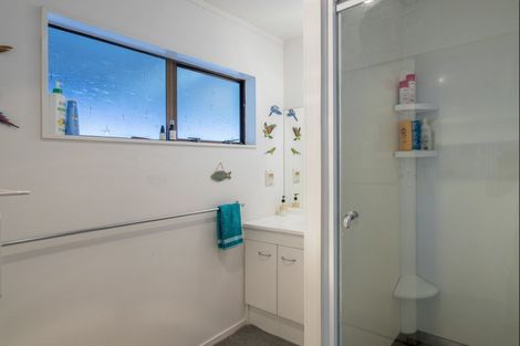 Photo of property in 30 Simcox Street, Otaki Beach, Otaki, 5512