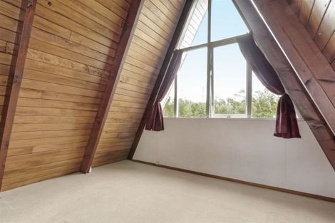 Photo of property in 24 Cornwall Street, Te Atatu South, Auckland, 0610