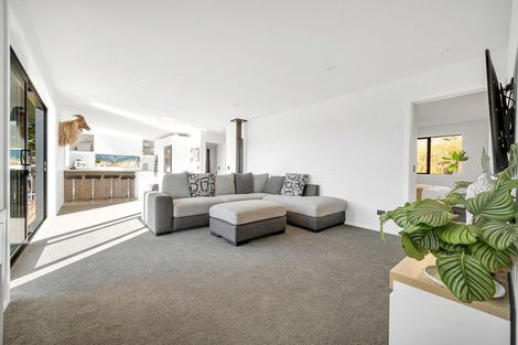 Photo of property in 64 Golf Road, Wakefield, 7025