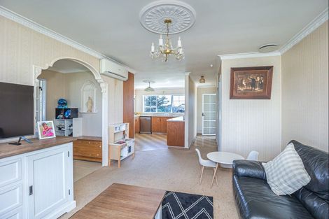 Photo of property in 140 Mako Mako Road, Levin, 5510