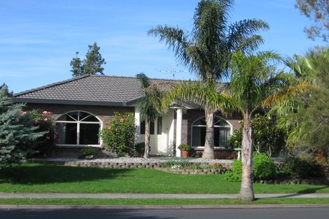 Photo of property in 145 Lakeside Drive, Orewa, 0931