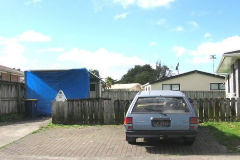 Photo of property in 18 Mayfair Place, Henderson, Auckland, 0614