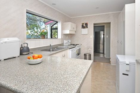 Photo of property in 2/37 Reeves Road, Pakuranga, Auckland, 2010