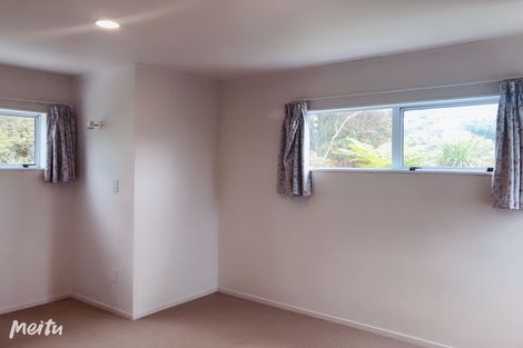 Photo of property in 2/6 Bellbird Rise, Murrays Bay, Auckland, 0630