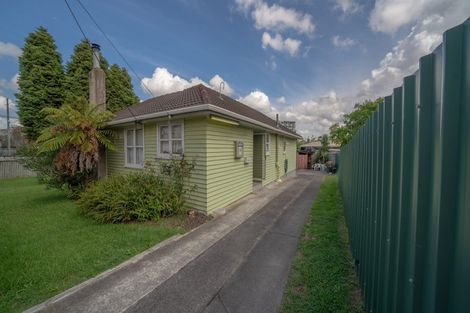 Photo of property in 2a Brandon Road, Glen Eden, Auckland, 0602