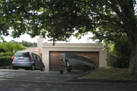 Photo of property in 35 Waimana Avenue, Northcote Point, Auckland, 0627
