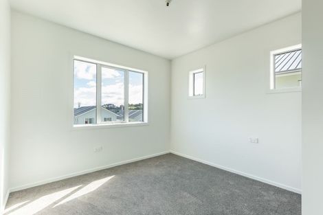 Photo of property in 7/6 John Jennings Drive, Oteha, Auckland, 0632