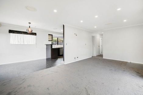 Photo of property in 70 Manuroa Road, Takanini, 2112