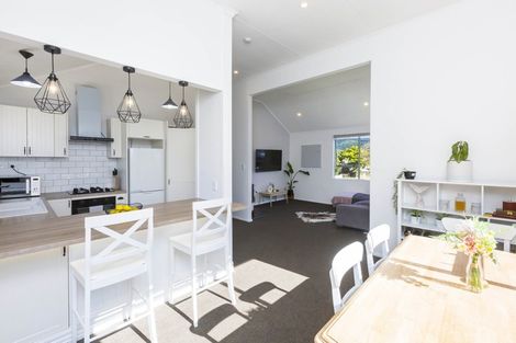 Photo of property in 15 Edelweiss Grove, Timberlea, Upper Hutt, 5018