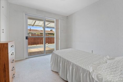 Photo of property in 37 Frensham Crescent, Woolston, Christchurch, 8062