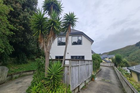 Photo of property in 30a Domanski Crescent, Owhiro Bay, Wellington, 6023