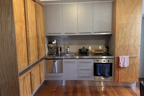 Photo of property in 98 Riddiford Street, Newtown, Wellington, 6021