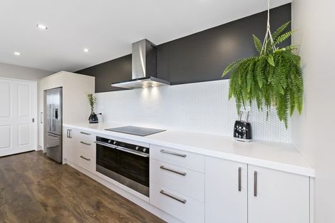 Photo of property in 36 Whitcombe Place, Darfield, 7571