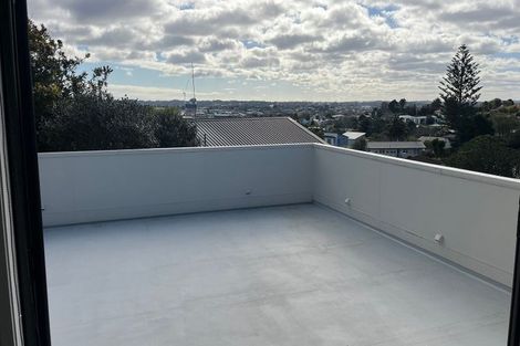 Photo of property in 41 Lavelle Road, Henderson, Auckland, 0612