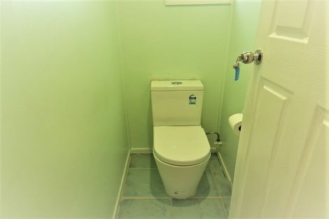 Photo of property in 10 Wallace Road, Mangere Bridge, Auckland, 2022