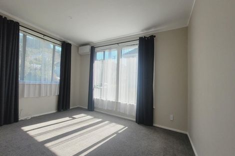 Photo of property in 54 Davidson Crescent, Tawa, Wellington, 5028