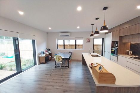 Photo of property in 18 Konoba Avenue, Kumeu, 0810