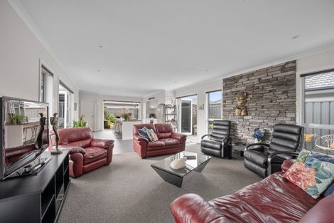 Photo of property in 8 Rakaia Way, Poraiti, Napier, 4112