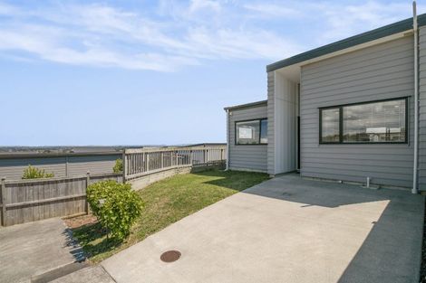 Photo of property in 23b Poruru Close, Papakura, 2110