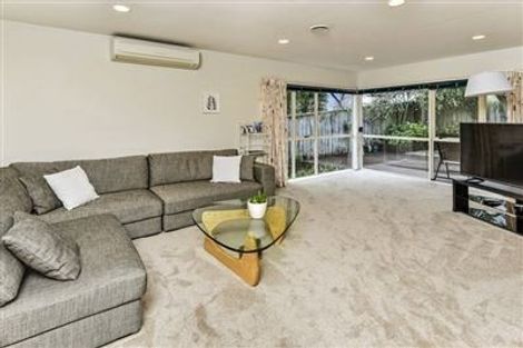 Photo of property in 2/26 Dallinghoe Crescent, Milford, Auckland, 0620