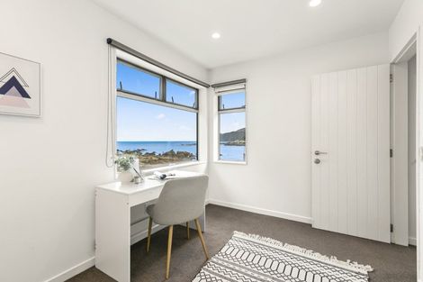 Photo of property in 8 Owhiro Bay Parade, Island Bay, Wellington, 6023