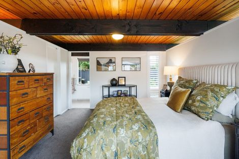 Photo of property in 11 Chilton Grove, Hokowhitu, Palmerston North, 4410