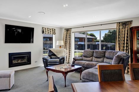 Photo of property in 1 Elizabeth Grove, Stratford, 4332