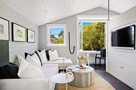 Photo of property in 20 Seabreeze Road, Narrow Neck, Auckland, 0624