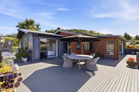 Photo of property in 2 Scenic Heights, Acacia Bay, Taupo, 3330