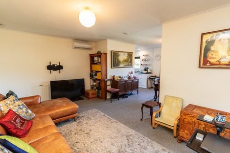 Photo of property in 6 Sasanqua Way, Crofton Downs, Wellington, 6035