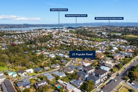Photo of property in 25 Pupuke Road, Birkenhead, Auckland, 0627