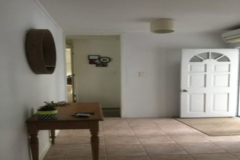 Photo of property in 293 Boord Crescent, Kumeu, 0891