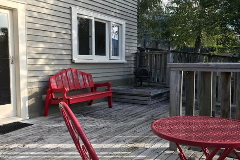 Photo of property in 92 Milton Terrace, Picton, 7220