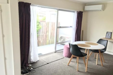 Photo of property in 2/12 Wanstead Place, Woolston, Christchurch, 8062