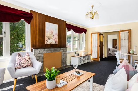 Photo of property in 16 Peel Place, Wainuiomata, Lower Hutt, 5014