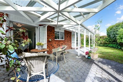 Photo of property in 11 Sandalwood Drive, Dinsdale, Hamilton, 3204