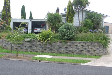 Photo of property in 22 Larne Avenue, Pakuranga Heights, Auckland, 2010
