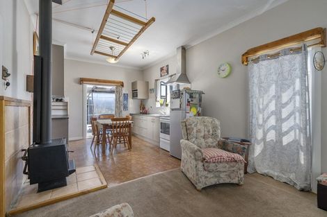 Photo of property in 173 Bridge Street, Bulls, 4818