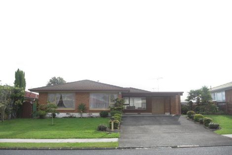 Photo of property in 40 Tupaki Place, Pakuranga Heights, Auckland, 2010