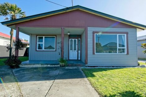 Photo of property in 20 Romilly Street, Westport, 7825