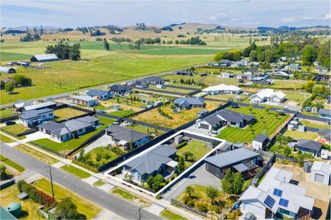 Photo of property in 20 Dee Street, Otane, 4202