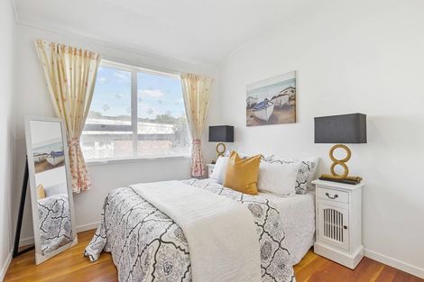 Photo of property in 18 Leewood Place, Pakuranga Heights, Auckland, 2010