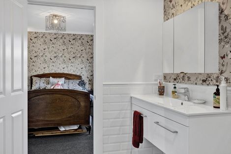 Photo of property in 30 Kahikatea Street, Inglewood, 4330