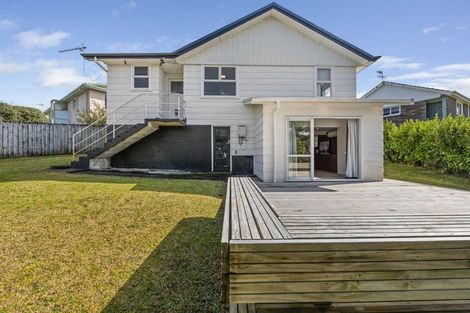 Photo of property in 9 Anson Place, Westown, New Plymouth, 4310