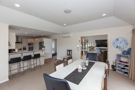 Photo of property in 2 Cascade Way, Paraparaumu, 5032