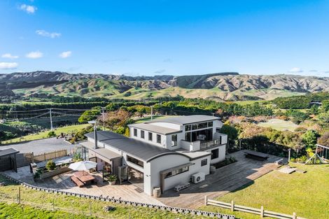Photo of property in 3 Coroglen Rise, Pukerua Bay, 5026