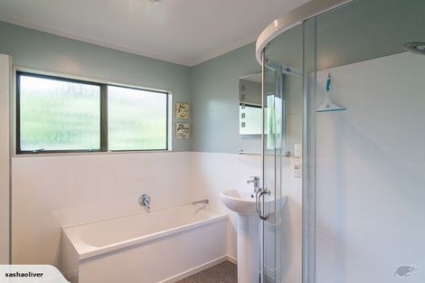 Photo of property in 31 Eruini Street, Waikanae Beach, Waikanae, 5036