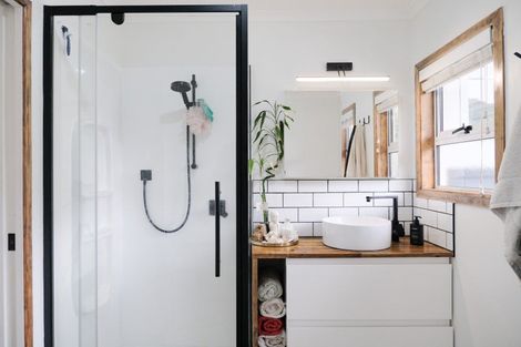 Photo of property in 42 Island View Road, Western Heights, Rotorua, 3015