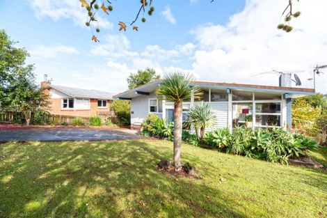 Photo of property in 61 La Rosa Street, Green Bay, Auckland, 0604