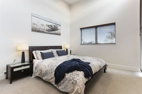 Photo of property in 8/258 Hurstmere Road, Takapuna, Auckland, 0622